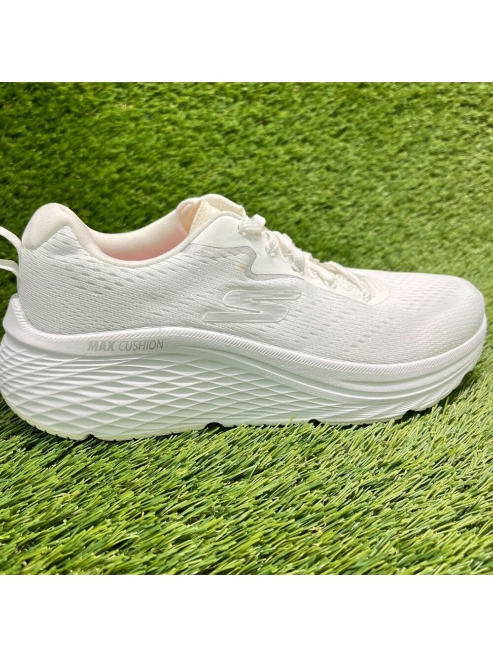 Skechers Max Cushioning Elite 2.0 Womens Size 6.5 White Running Shoes Sneakers